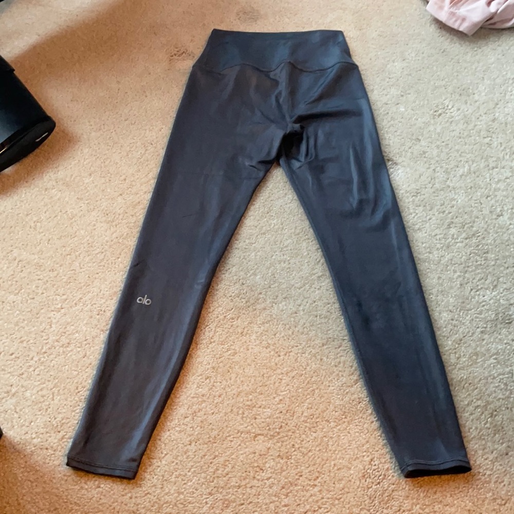 Alo metallic gray yoga pants